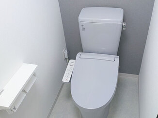 トイレリフォーム 快適に生まれ変わった、1階・2階のレストルーム